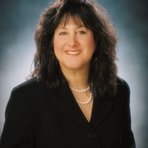 Meet your Posher, Regina